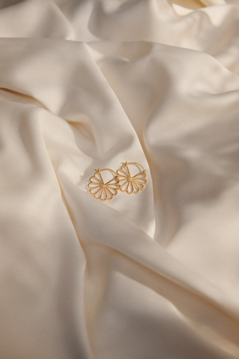 Bellis øreringe, small - forgyldt